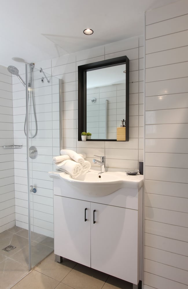 1 BR Apt TLV TAU by Sea N' Rent