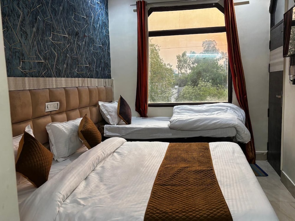 Hotel Akash Continental