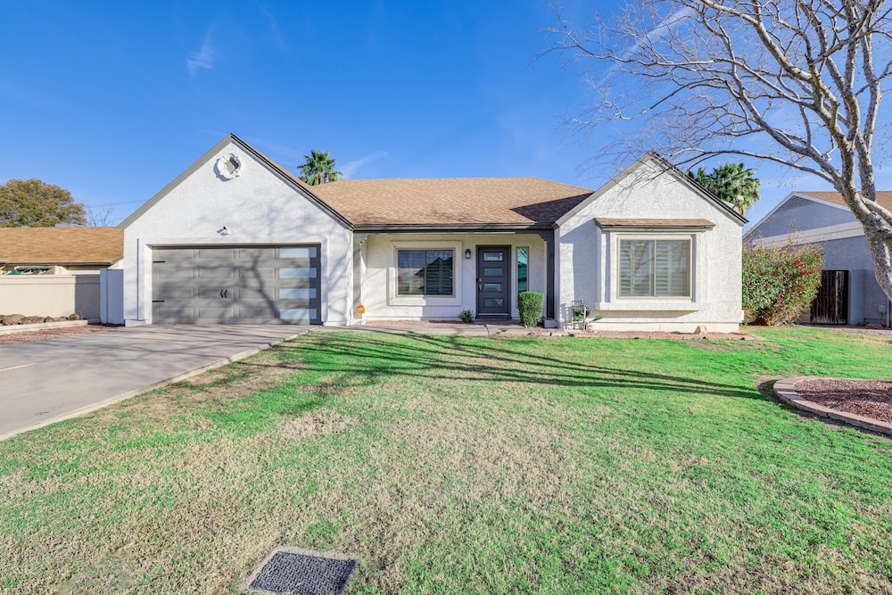 Bright Tempe Home w/ Fenced Backyard! view 5