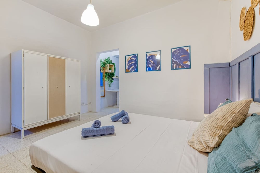 Lilly the Traditional Maltese Townhouse in Sliema