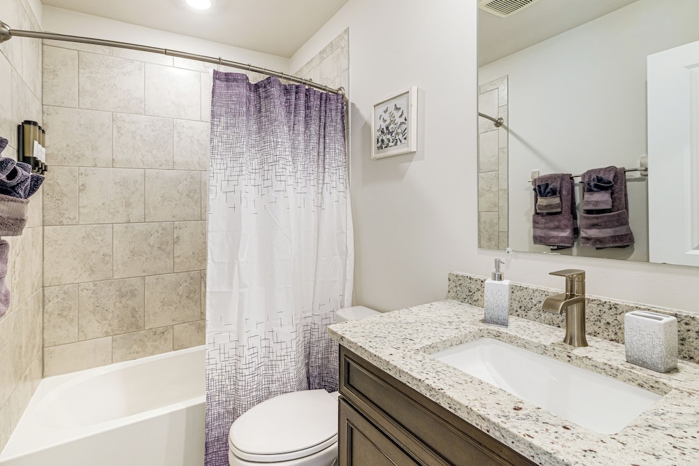 Fenced Yard: Spacious Southern Maryland Townhome!