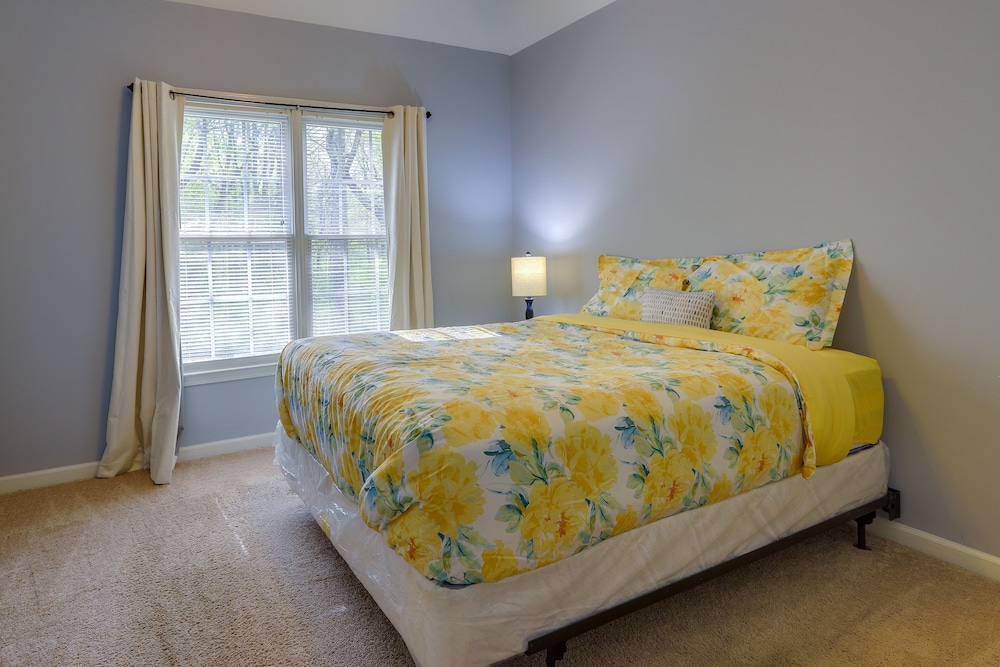 Quaint Fayetteville Vacation Rental w/ Lake Access view 4