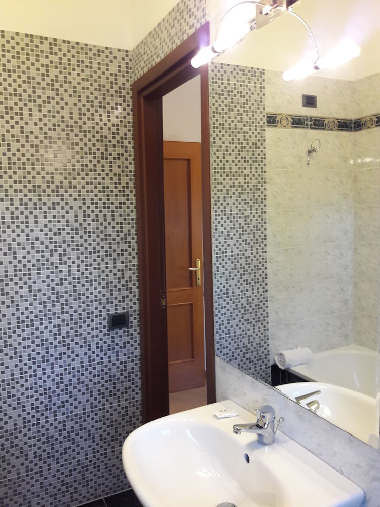 Nuova Fiera Aparthouse