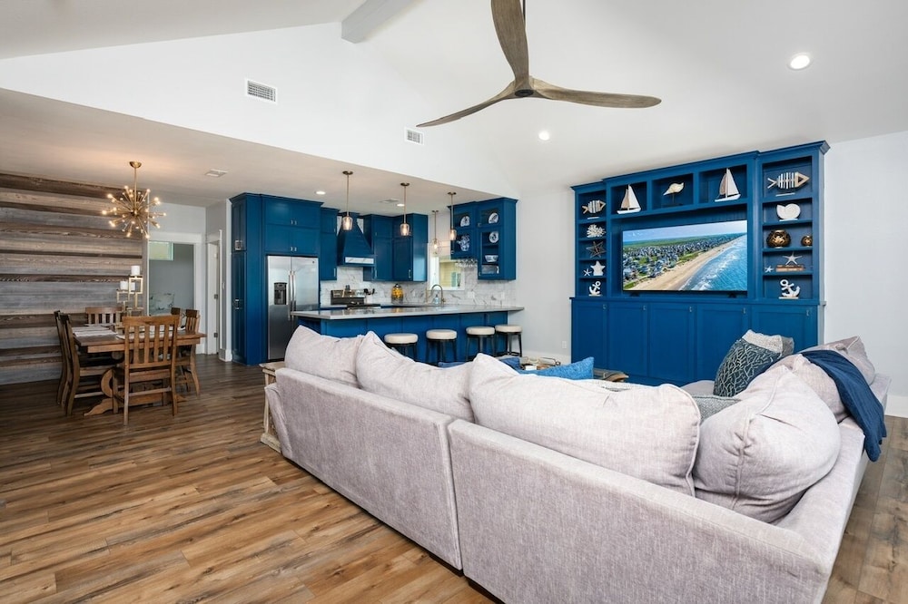 Deja Blue 2 3 Bedroom Home