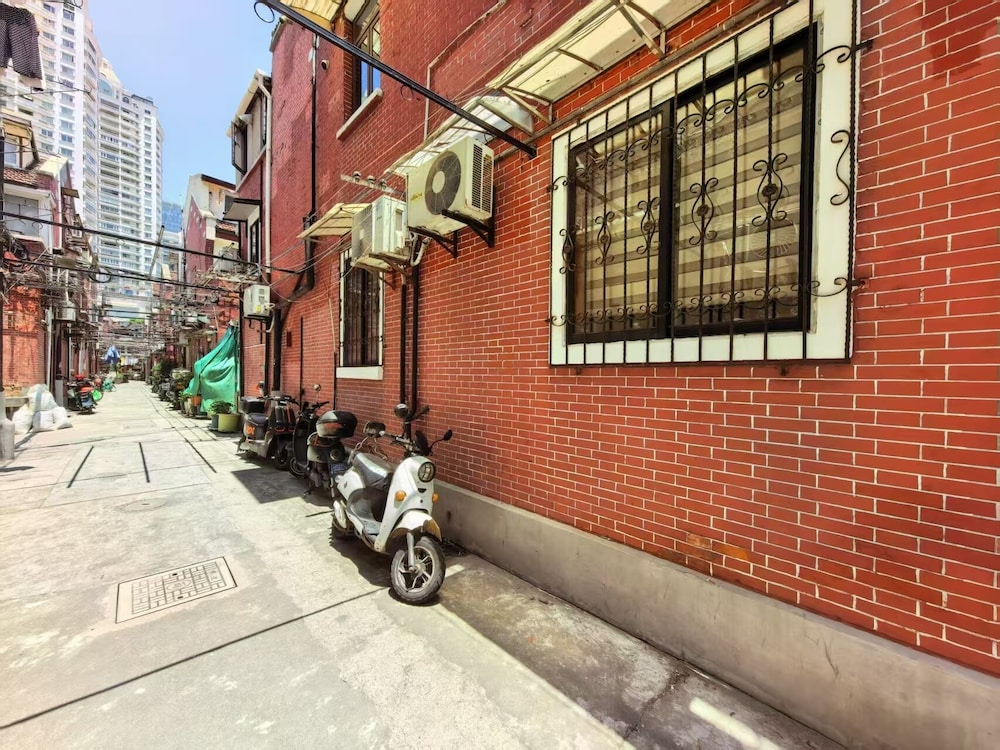 Shanghai Hills & Aromahome Sunshine BnB