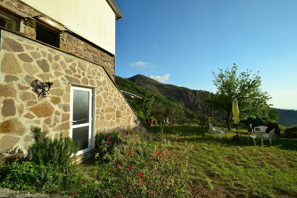 Hillside Retreat Near 5 Terre