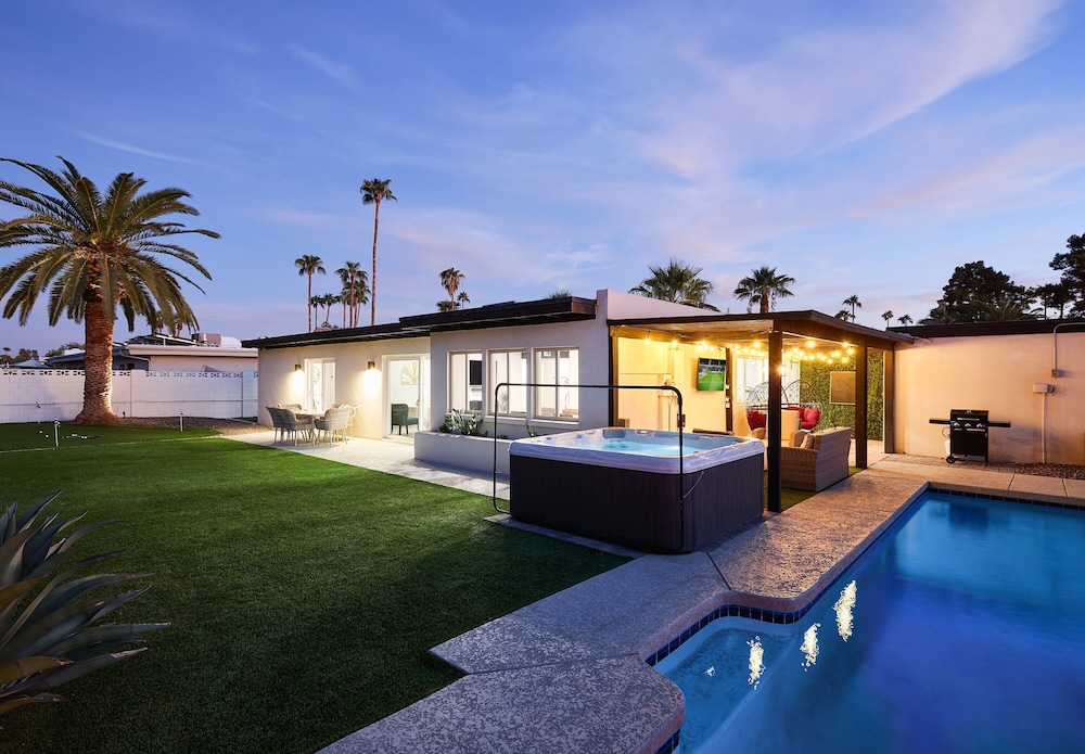 Desert Rose-hot Tub-pool Heat Avail-fire Pit-golf!