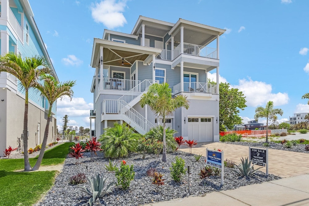 673 White Sands Retreat: Bay Views, Pool, Elevator 5 Bedroom Home