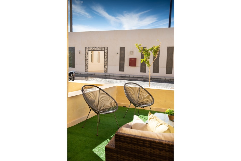 Xuru Stays I Sparky & Summery 2 BDR @ Mangroovy Free Beach & Pool Access