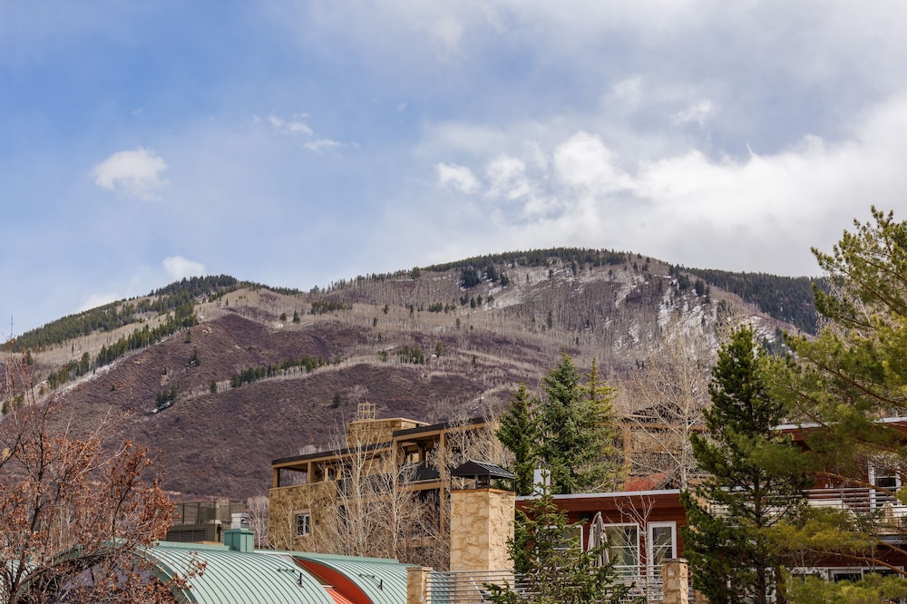 Alpenblick by Frias Properties