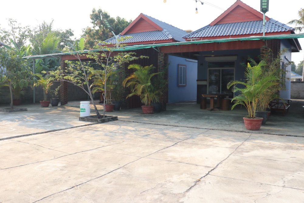 AHHA Bungalow Kampot