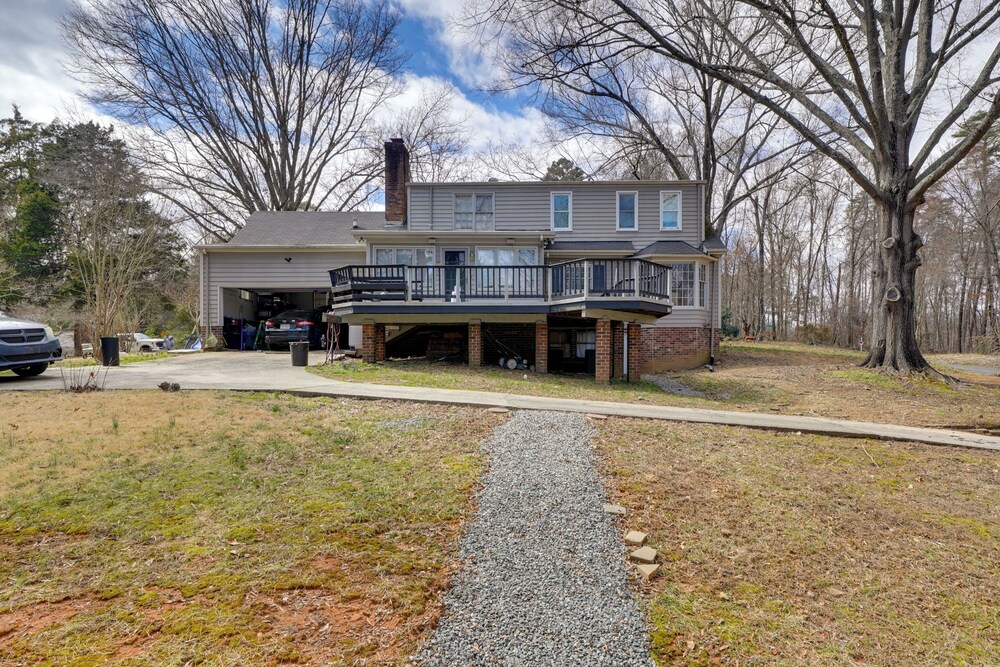 2 Mi to South Boston Speedway: Cozy Tiny Home!