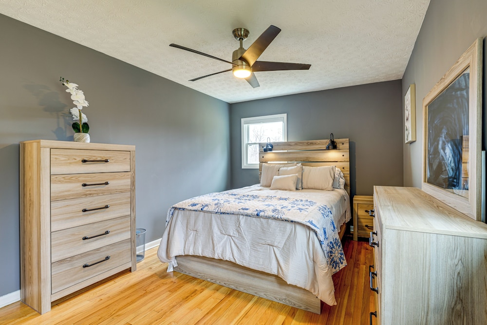 1 Mi to Dtwn Lynchburg: Charming Family Home!