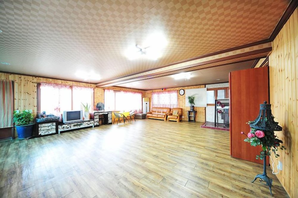 Star Song Pension