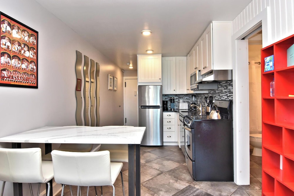 Edgewater House 213