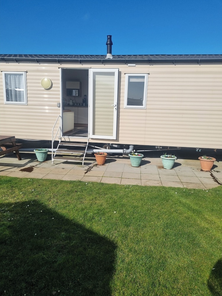 Trecco Bay Porthcawl 2-bed Caravan, Sleeps 6