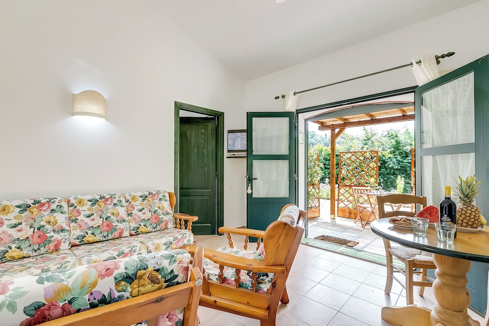 Relaxing Family Podere Delle Rose Pool & Garden