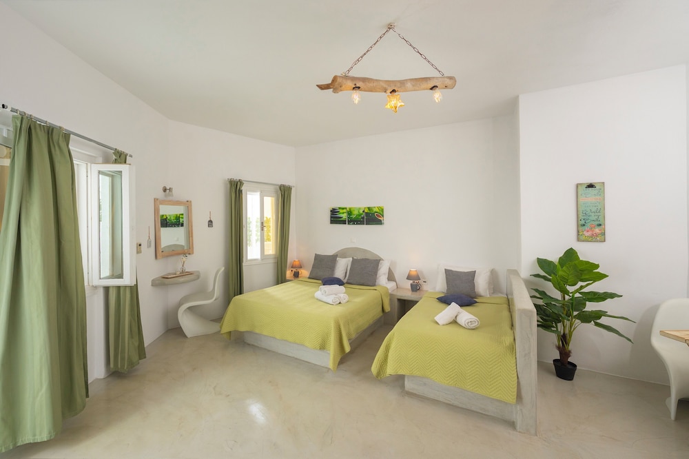 Loukas & Emma Eco Houses