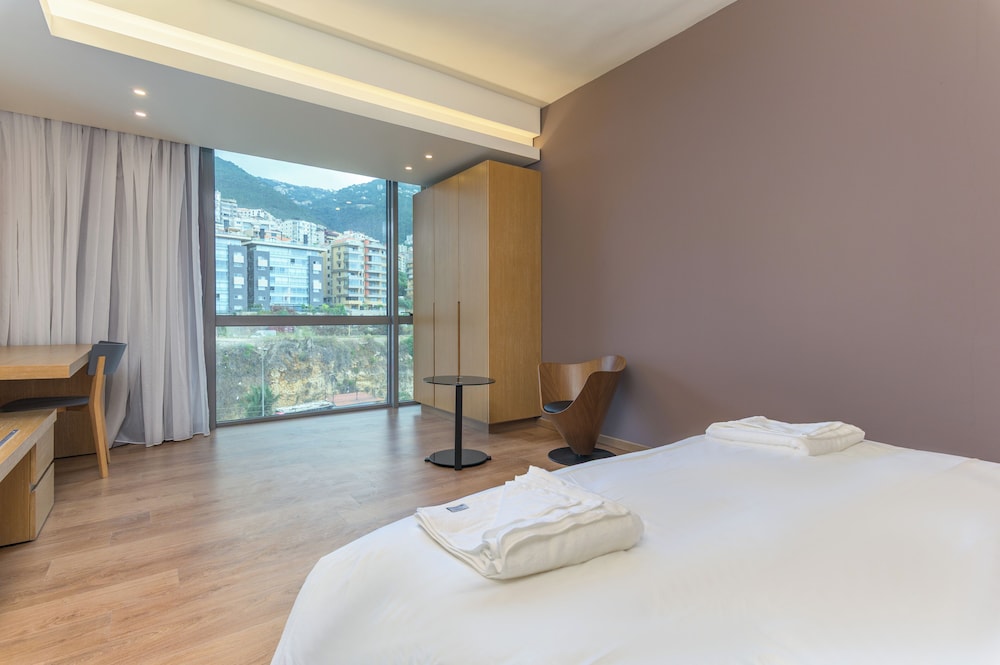 Jounieh Living - Residences by Local Host