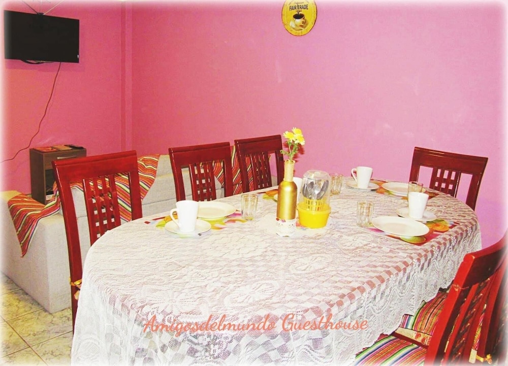 Amigos Del Mundo Guesthouse