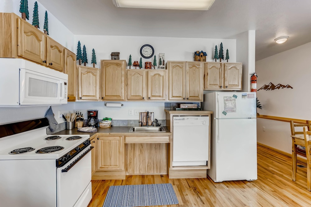 Estes Park Condos - Property Image 111