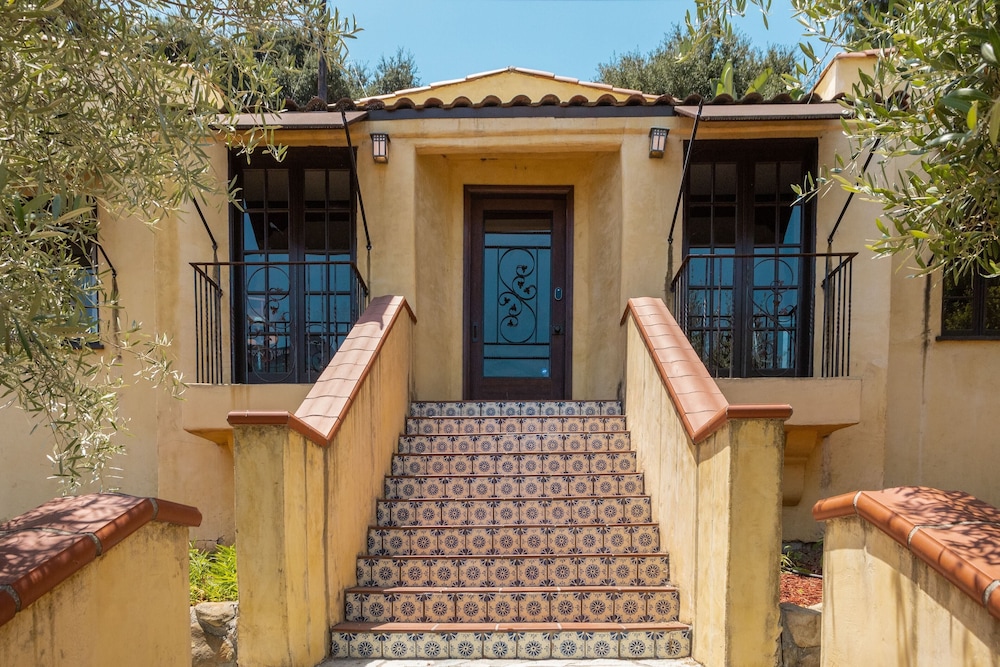 Fredonia by Avantstay Great Views of Studio City