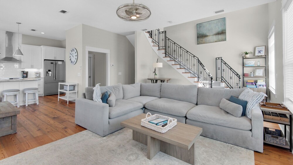 5BR Sleeps 14 in Seagrove Beach, Golf Cart, 6 Bikes, Pool + Free Attractions!