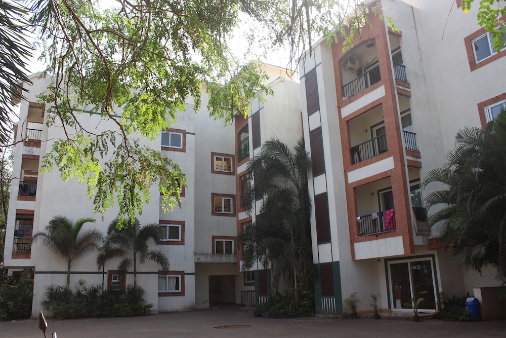 OYO Home 9166 Studio with Pool near Baga