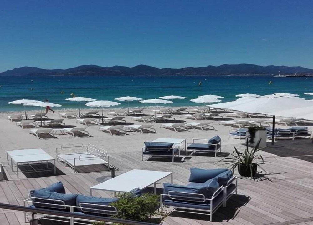 Terrace Apartment in Cannes