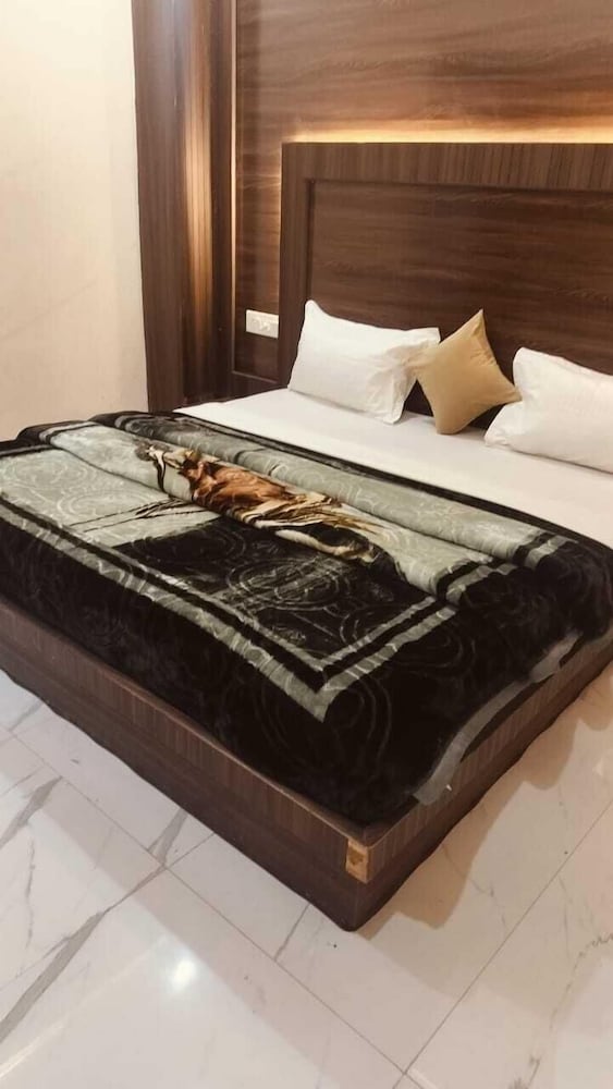 Shri Mohini Kunj Hotel Vrindavan