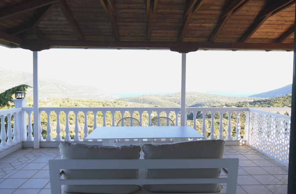 Eleftherion Comfort Living Lefkada