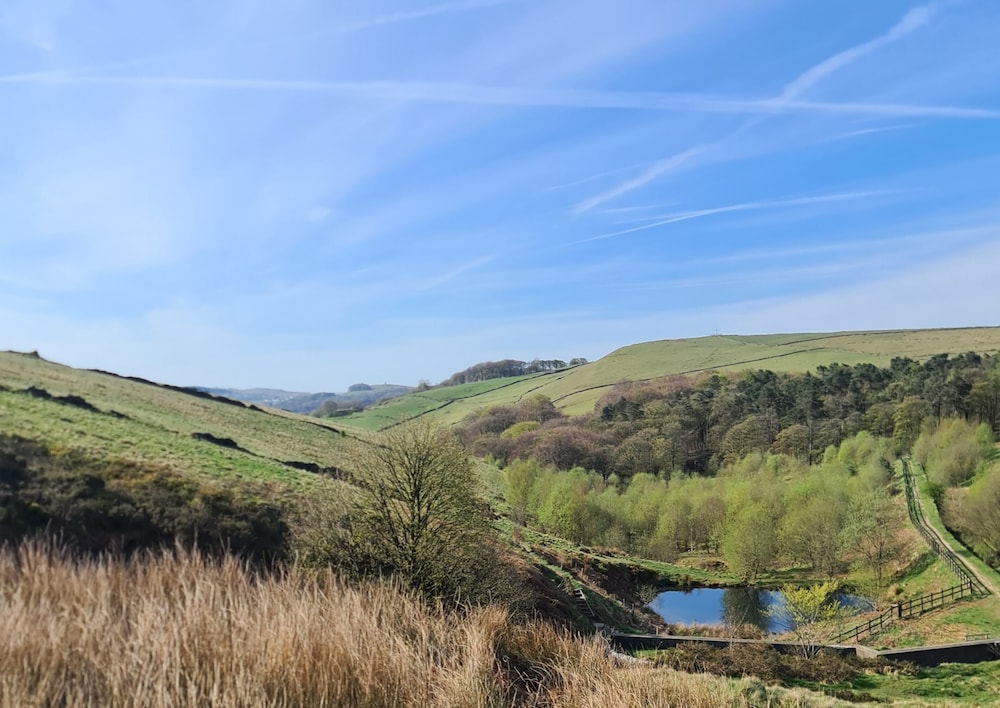 Impeccable 1-bed Apartment in Buxton Town Center view 5