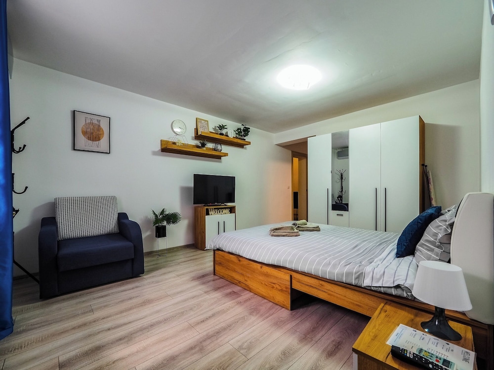 Ben Apartments