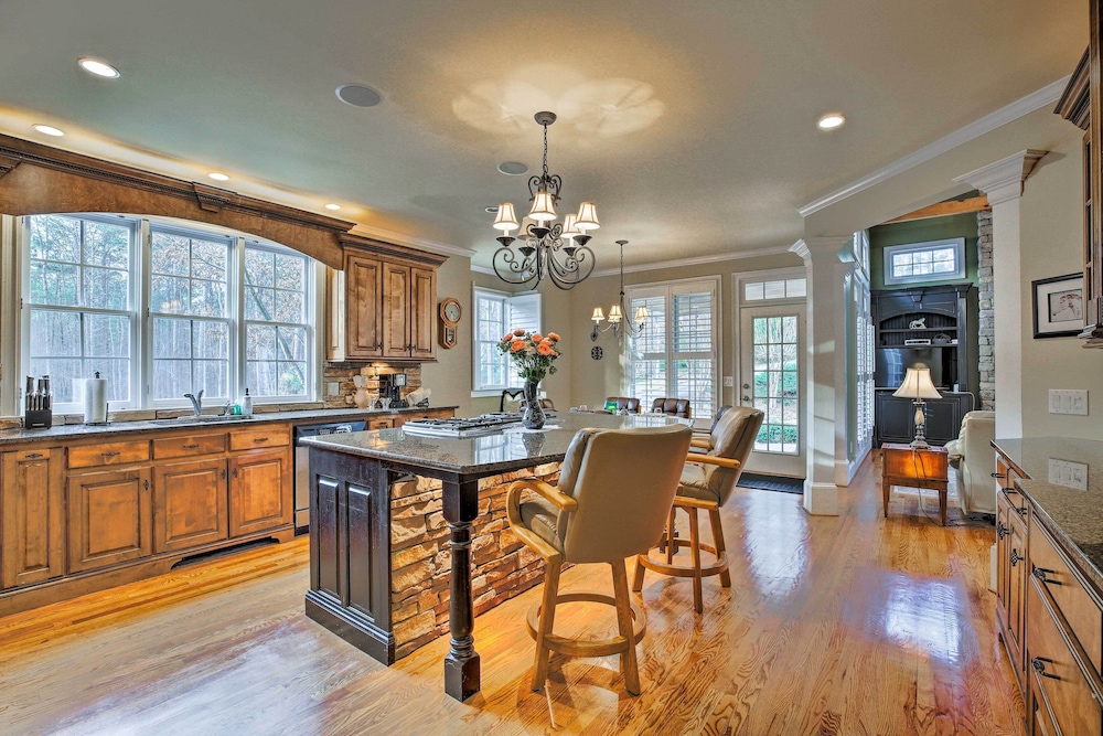 Secluded Acworth Mansion w/ Pool + Game Room!