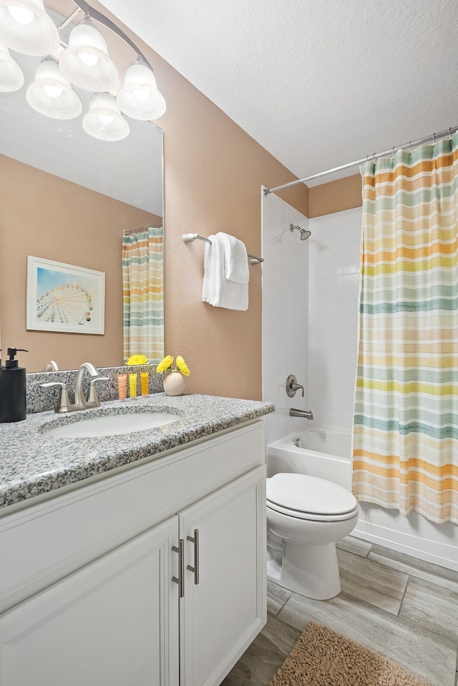 Orlando Resort Retreat Fun-filled Family Haven 5 Bedroom Home