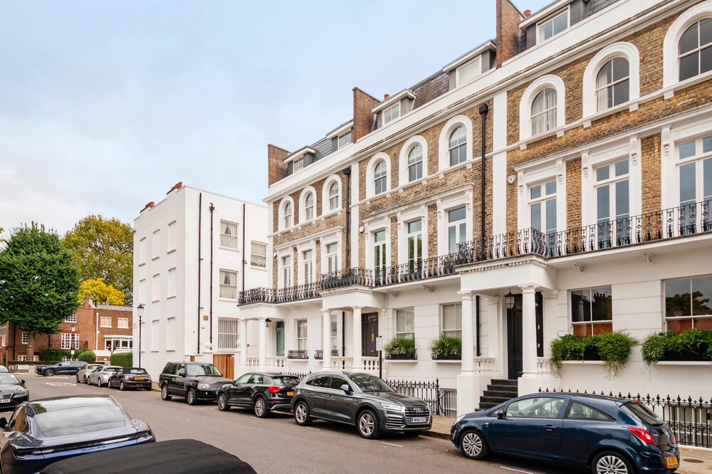 The Kensington Gatehouse - by Out of Office Lifestyle