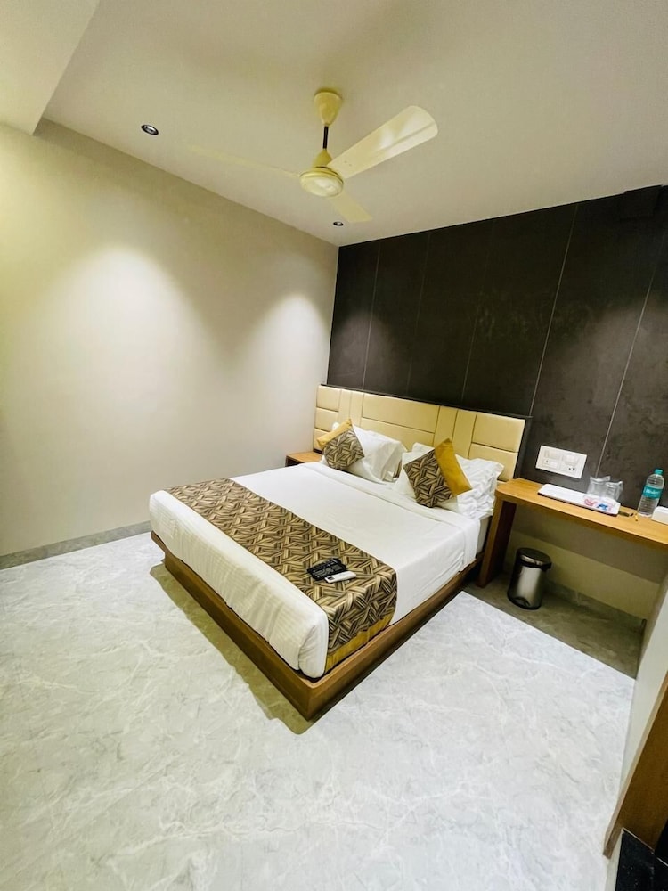 Hotel T2 Grand