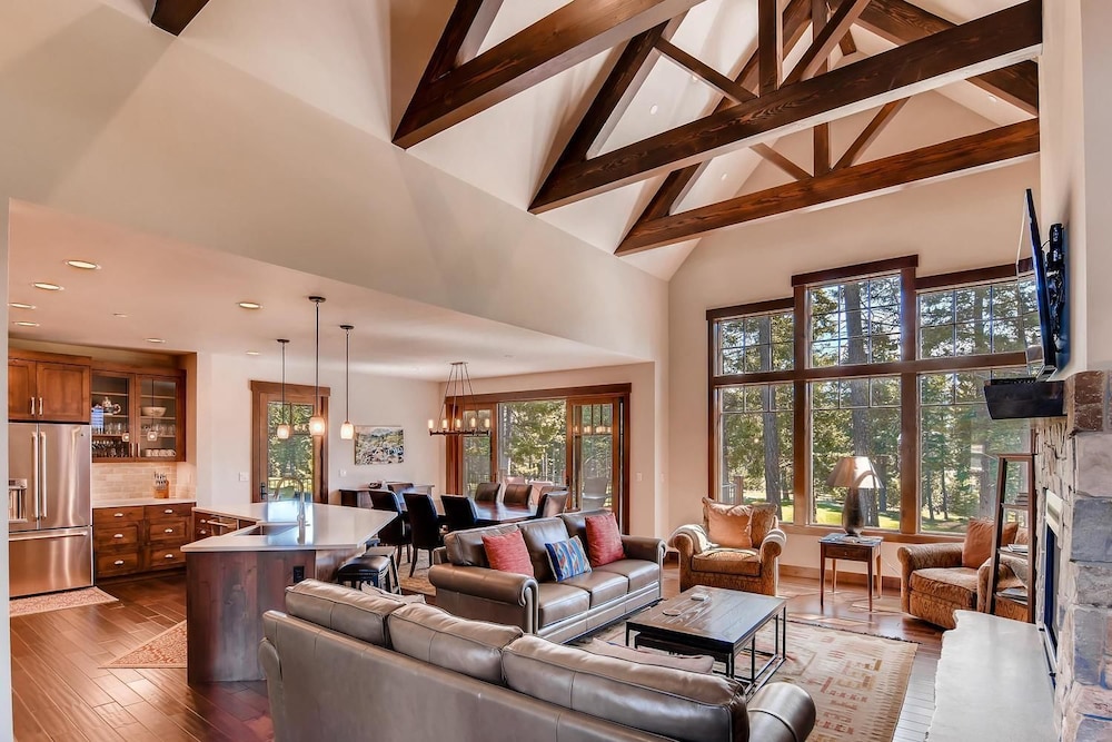 Elk Run Lodge