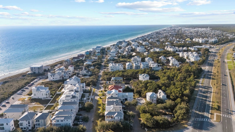 The Palmetto Blue by Avantstay Steps to Beach, Ocean Views