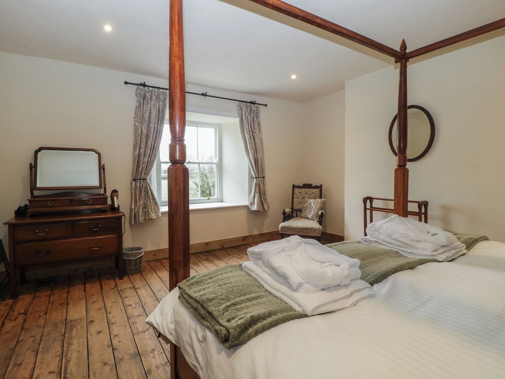 Evenjobb Court Farmhouse