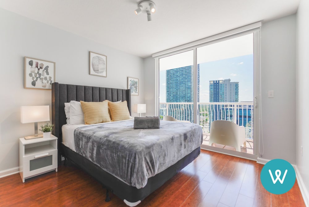 Brickell city View Condo with Pool