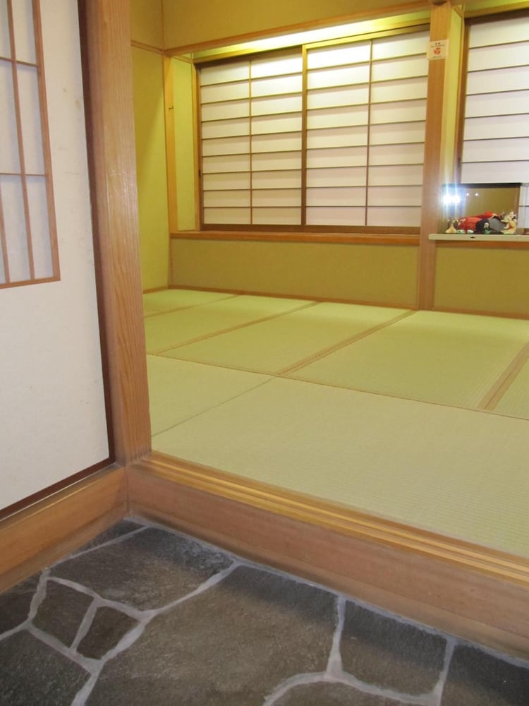 Dyeing and Hostel NAKASHIMAYA - Caters to Women