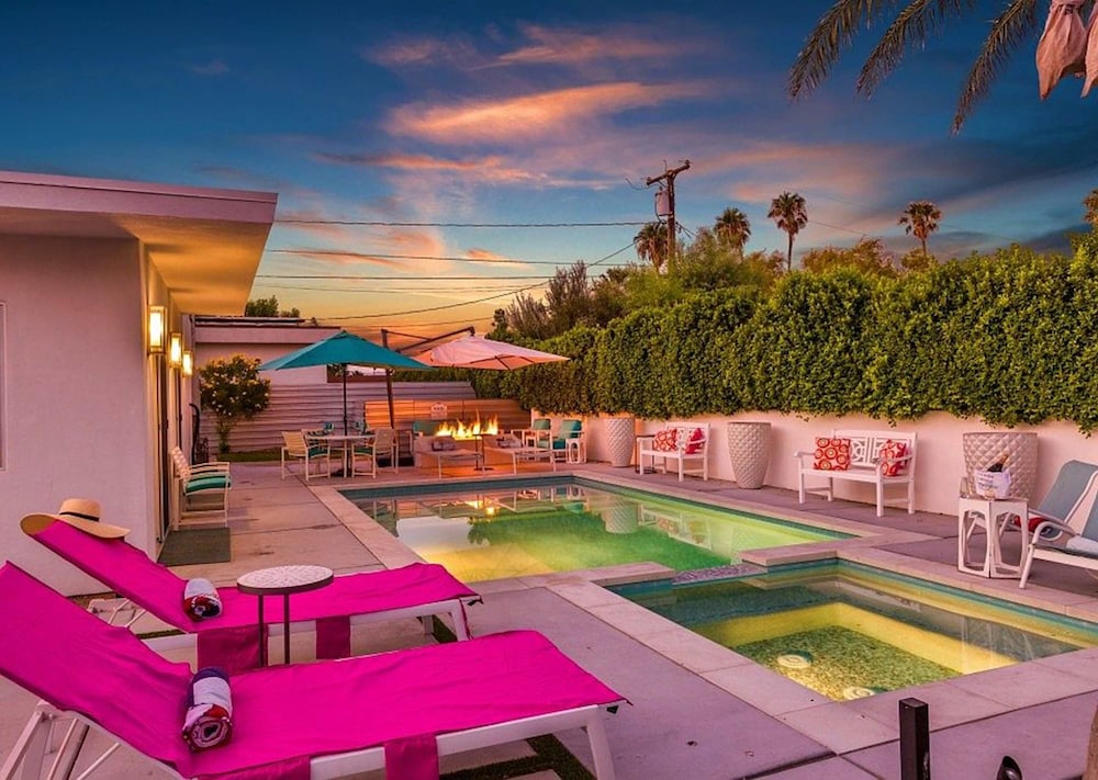 Villa L'orange Pool and Hot Tubs