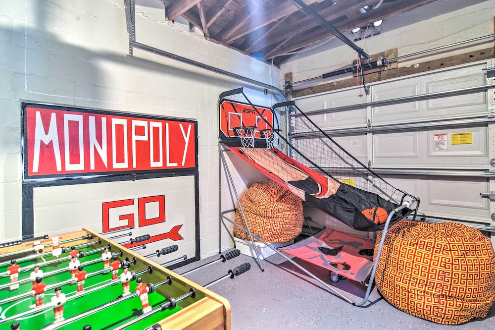 Family-friendly Clearwater Home w/ Game Room!