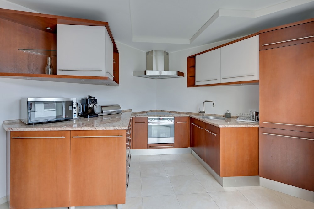 Grand Apartments