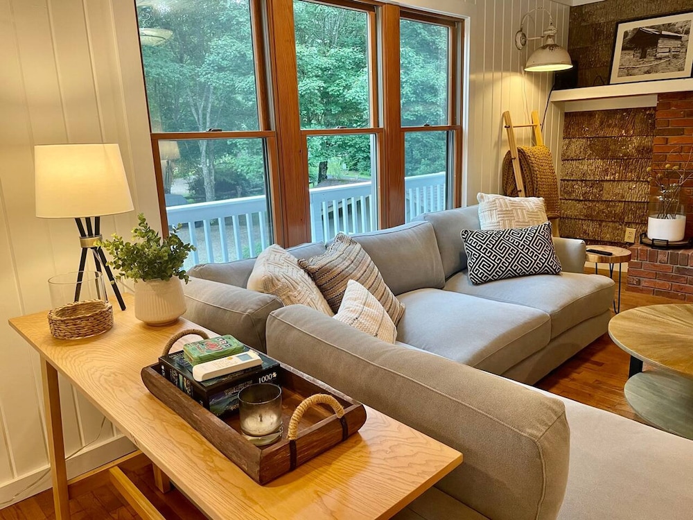 Cozy Mountain Home on the South Toe River