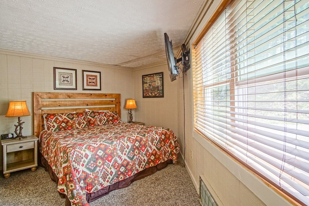 Fall Retreat Hutch 6 Slope Side 5BR on Cupp Run