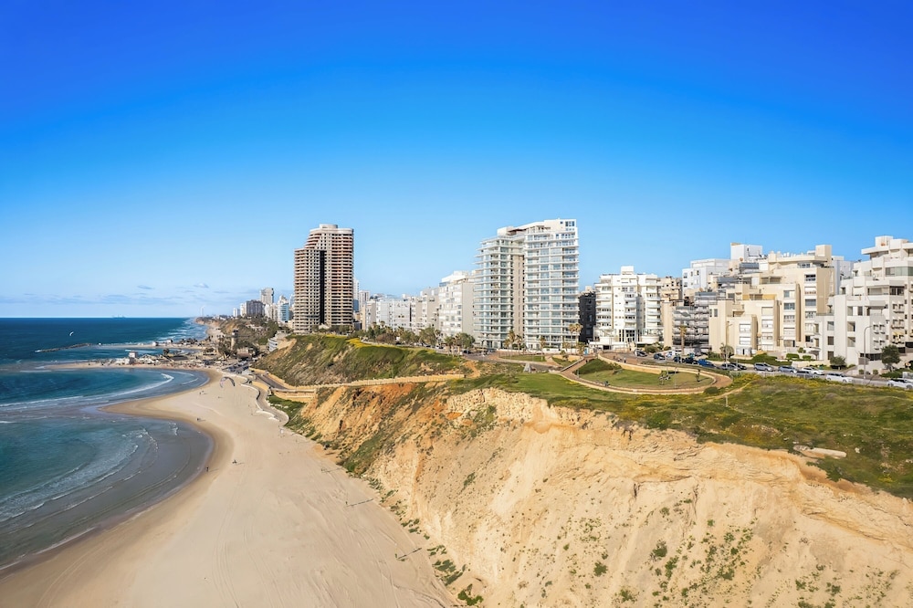Netanya Beach & Pool Stay by Sea N' Rent