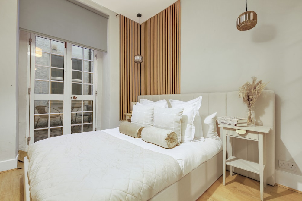 Redcliffe Square Flat