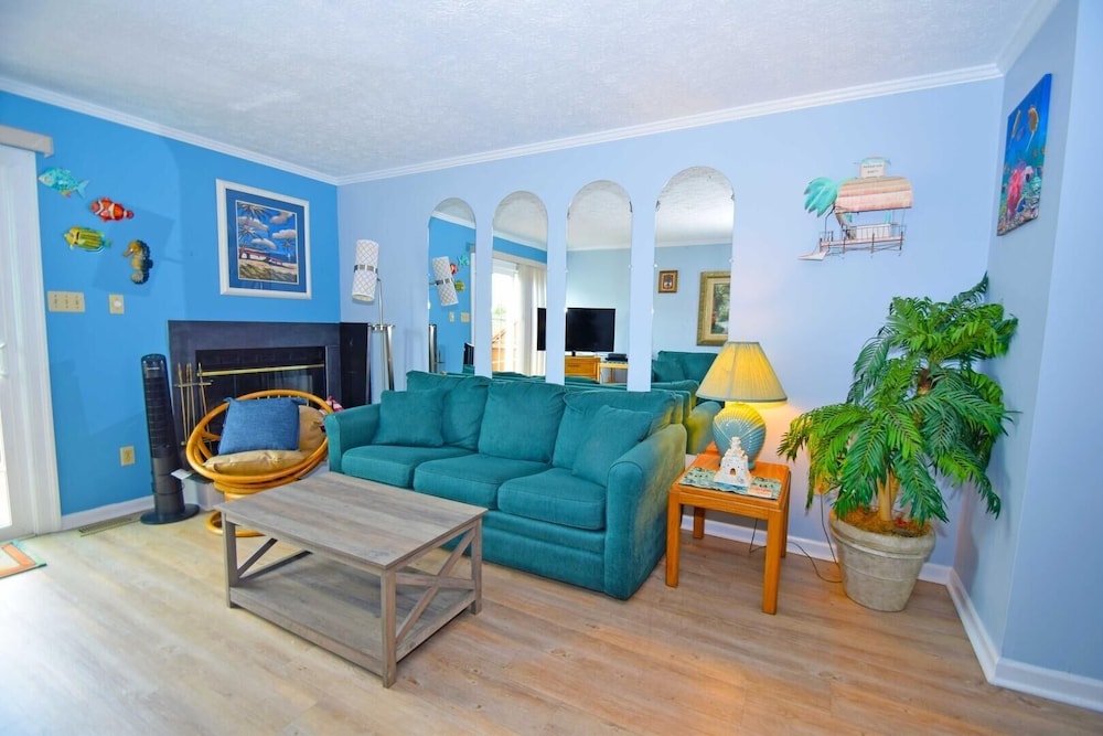 Sea Jay 616c 2 Bedroom Townhouse by RedAwning